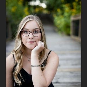 Meet your Posher, Klaire